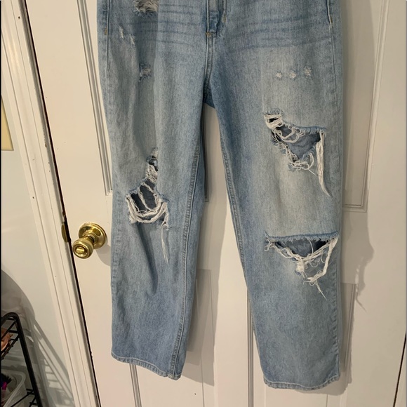 Ripped high rise mom jeans - Picture 2 of 3